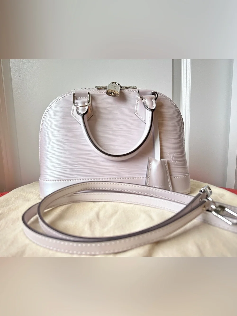 Louis Vuitton chic louis